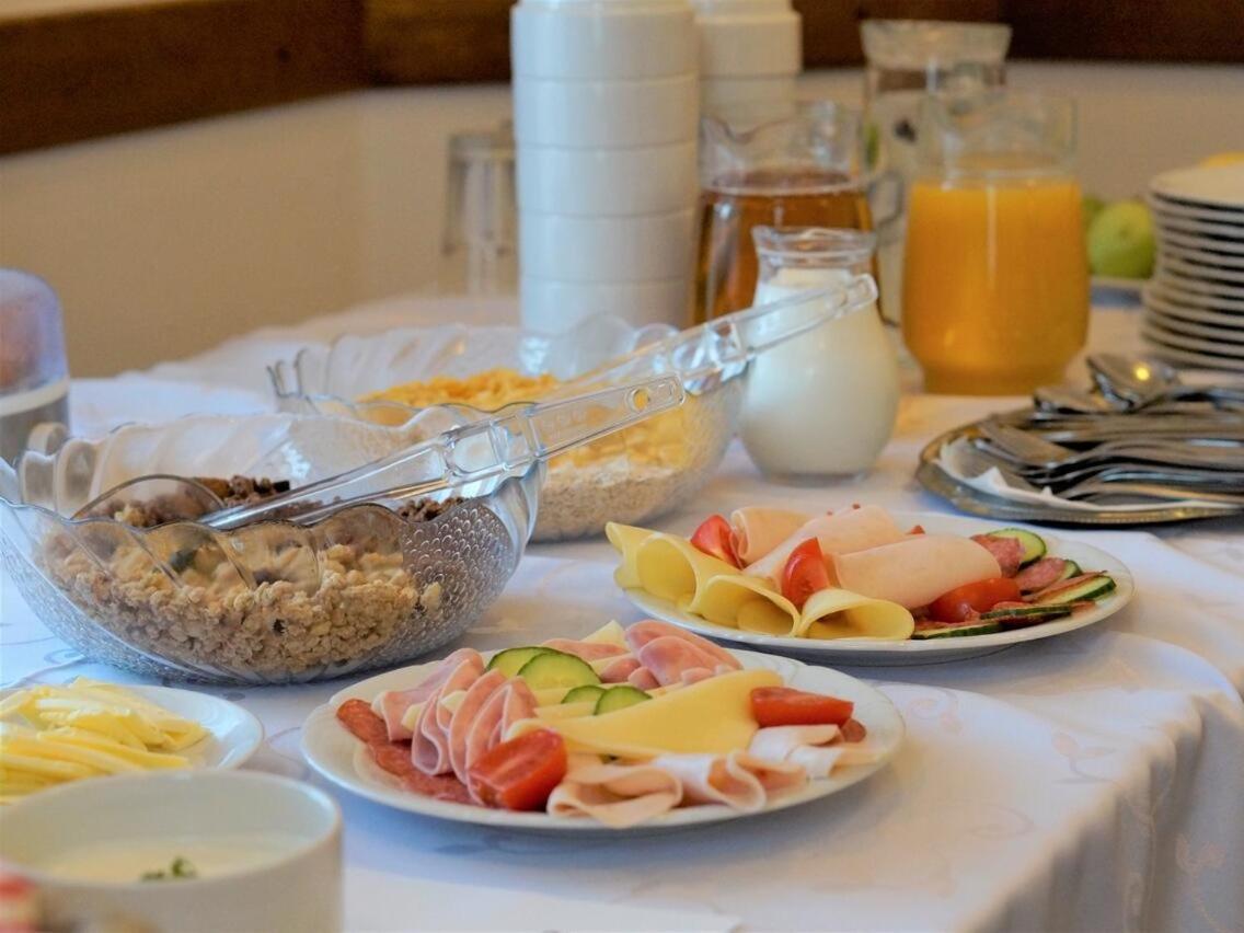 Uherský Brod Hotel U Brany מראה חיצוני תמונה