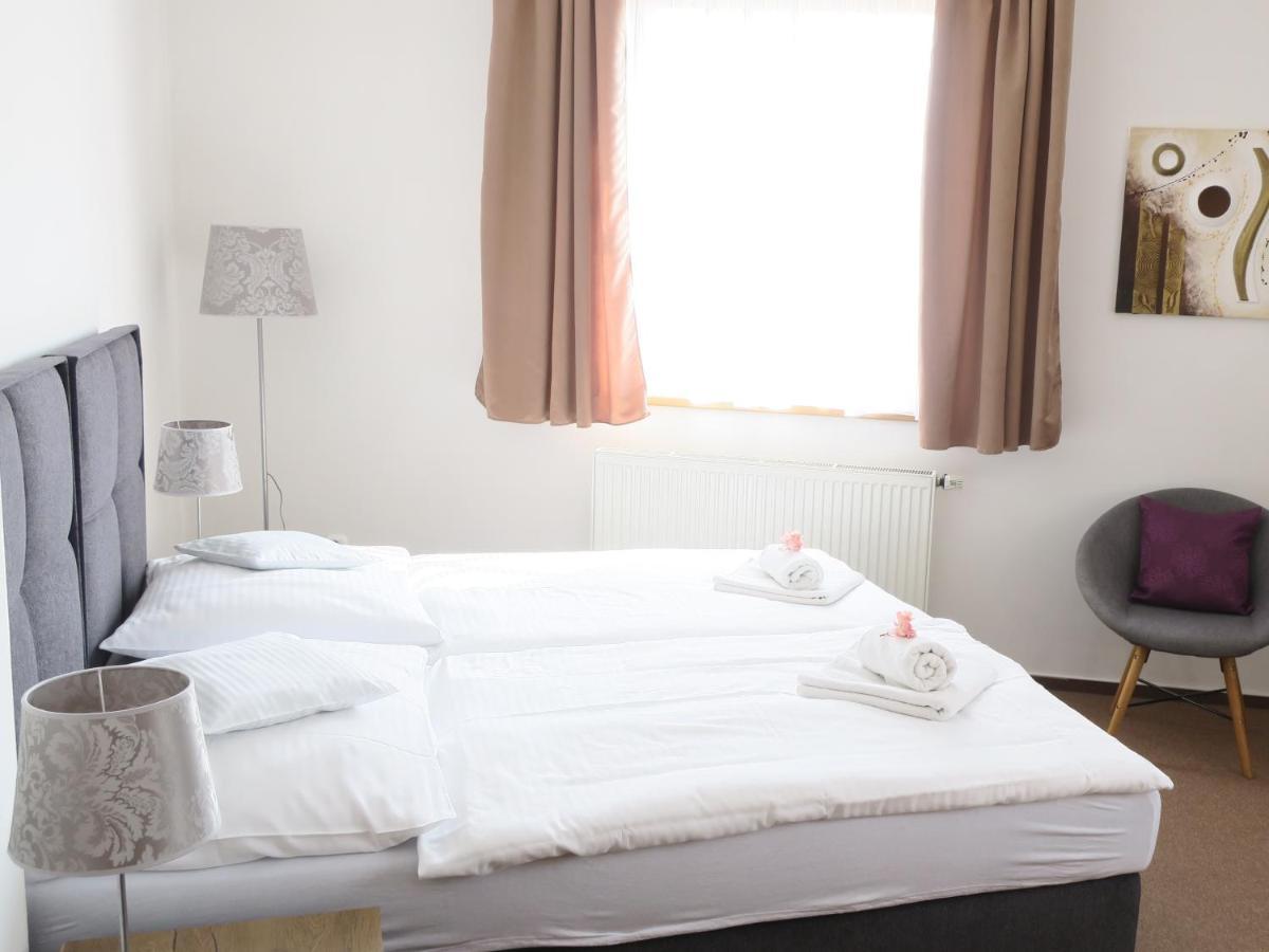 Uherský Brod Hotel U Brany מראה חיצוני תמונה